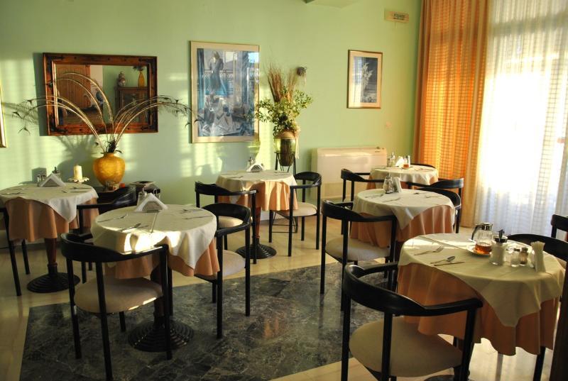 Kalypso Hotel Poros  Buitenkant foto