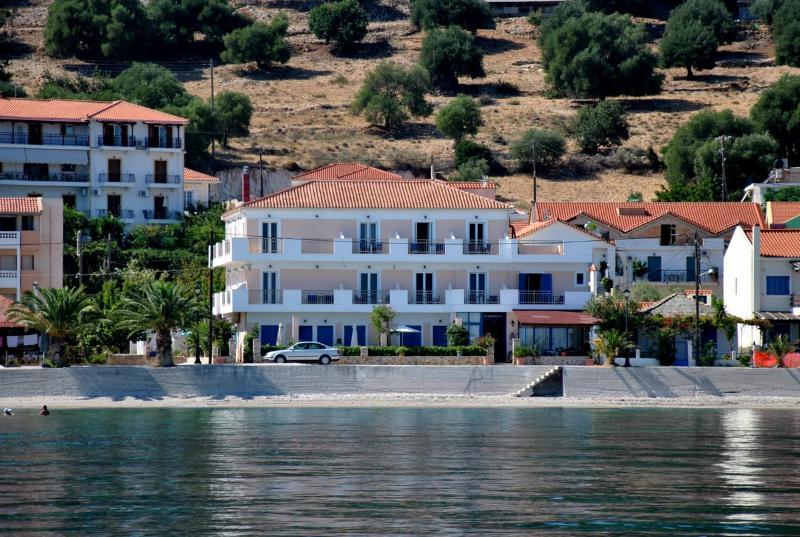 Kalypso Hotel Poros  Buitenkant foto
